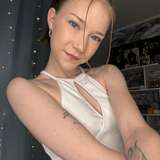 Lil_Mia from fansly
