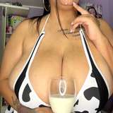 Queenofmilk from fansly